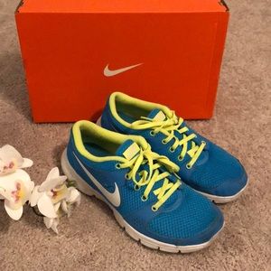 Nike flex experience run